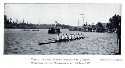 98128 Afbeelding van een acht met stuurman tijdens de roeiwedstrijden op de Vaartsche Rijn/ Merwedekanaal te Utrecht ...